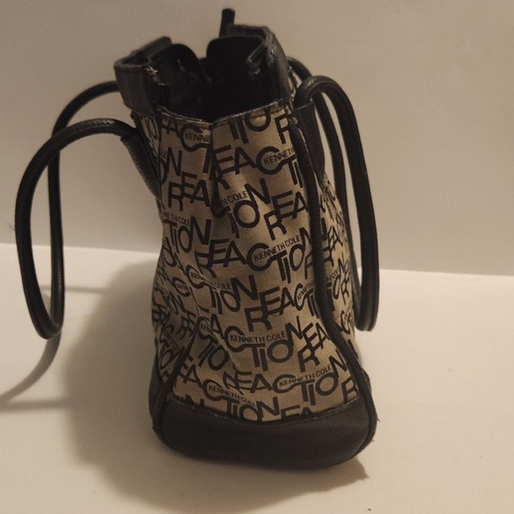 Kenneth Cole Reaction Shoulder‎ Purse - Picture 4 of 16